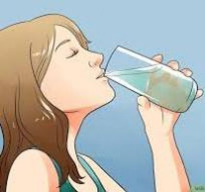 Bác sĩ khuyên gì về việc uống nước sau khi ăn xong?