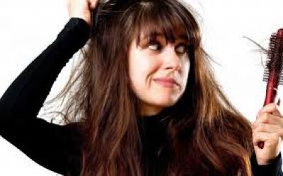 Muốn giảm rụng t&oacute;c, h&atilde;y ch&uacute; &yacute; những điều sau đ&acirc;y!