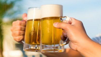 Thanh niên 27 tuổi uống 12 chai bia, tỉnh dậy tay bị liệt: Hậu quả sau đó còn đáng sợ hơn
